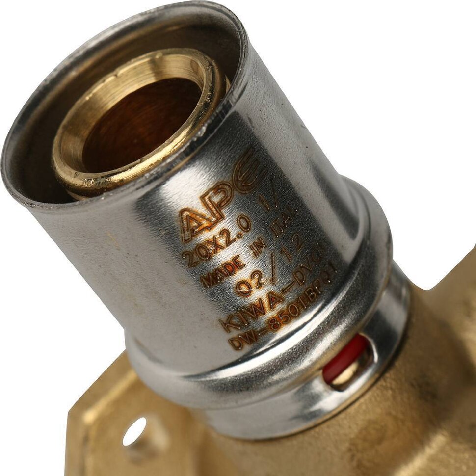 STOUT   Тройник настенный с креплением  1/2"х20 для металлопластиковых труб прессовой